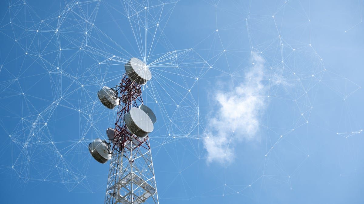 Microwave backhaul connecting 5G mobile network cell sites